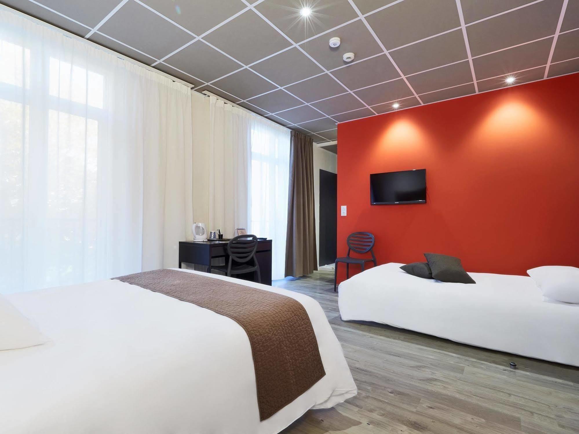Hotel Demain & Conciergerie 2*